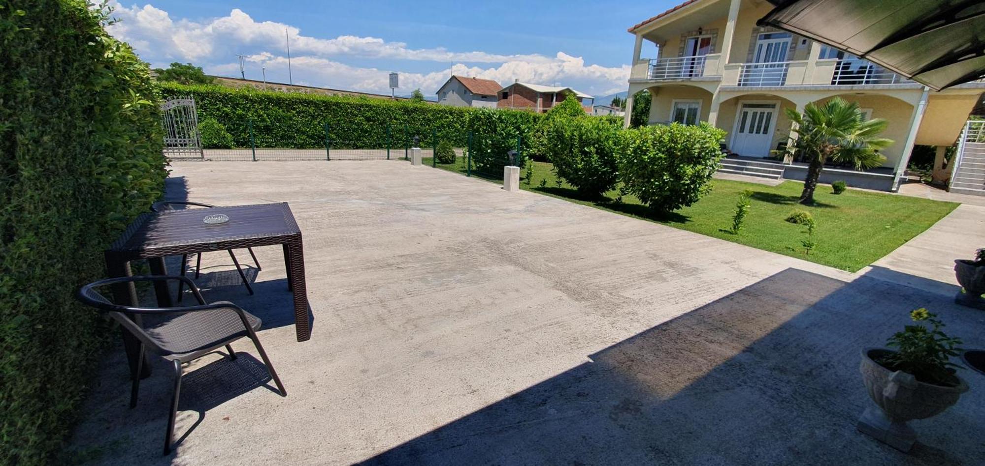Cozzy Apartment Near The Aiport Podgorica Mitrovici  Bagian luar foto