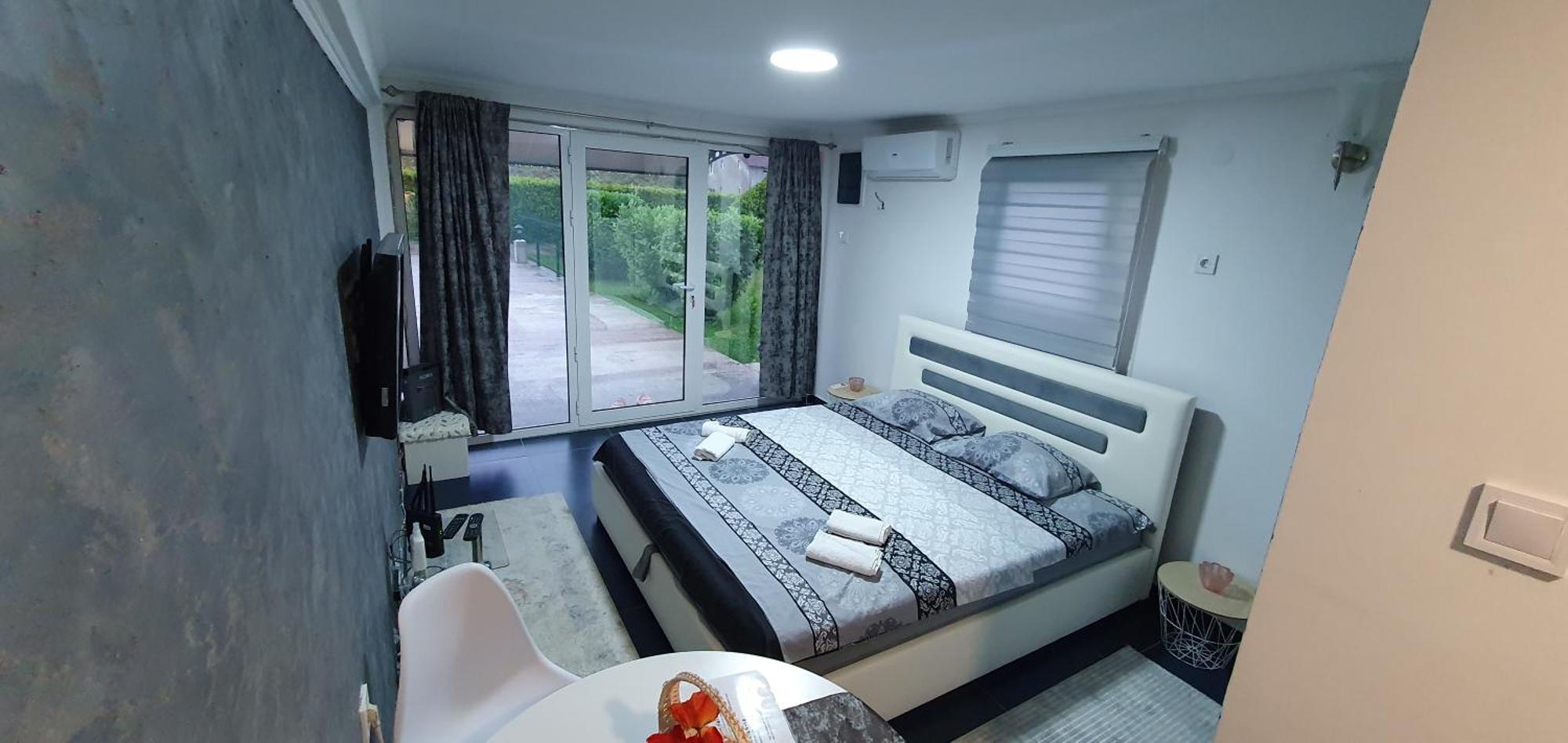 Cozzy Apartment Near The Aiport Podgorica Mitrovici  Bagian luar foto