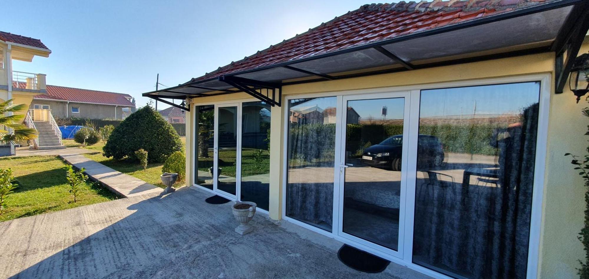 Cozzy Apartment Near The Aiport Podgorica Mitrovici  Bagian luar foto